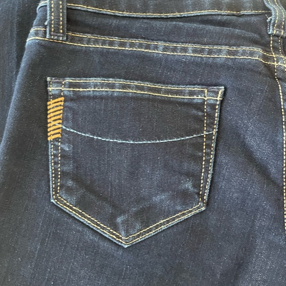 Paige Laurel Canyon Bootcut Jeans Size 26 Dark Wash 31” Inseam - Picture 3 of 13